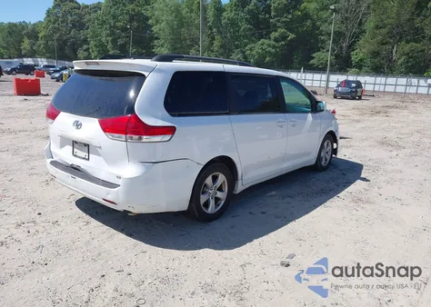 2013 Toyota Sienna Le V6 8 Passenger from USA, damaged, VIN 5TDKK3DC5DS352079